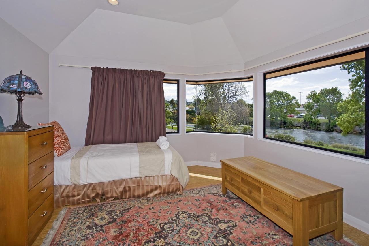 Riverside Villa - In The City By The River! Nelson Exteriér fotografie